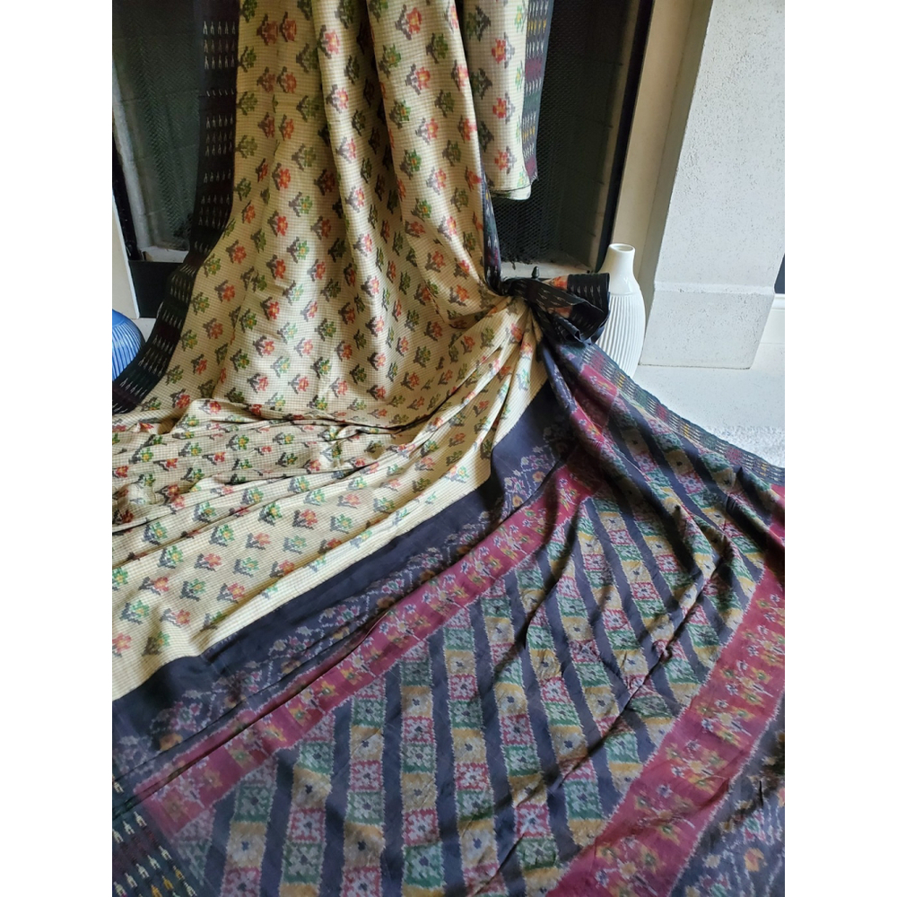 Women Pure Silk Contemporary Ikkat Saree W Embroidered Border Designer Handloom